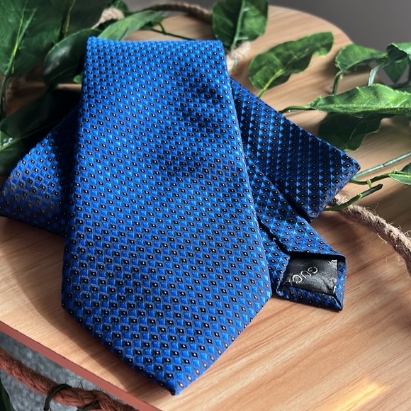 Gucci Silk Tie - Picture 2 of 16